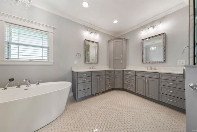 11499 W Nobles Chapel Road, Elberfeld, IN 47613