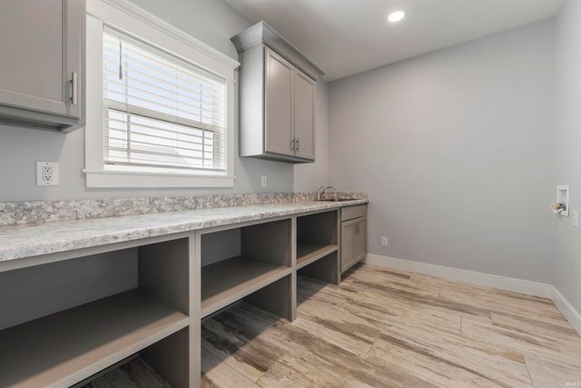 11499 W Nobles Chapel Road, Elberfeld, IN 47613