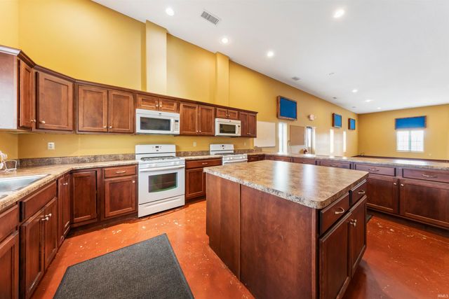 11499 W Nobles Chapel Road, Elberfeld, IN 47613