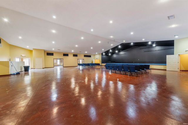 11499 W Nobles Chapel Road, Elberfeld, IN 47613