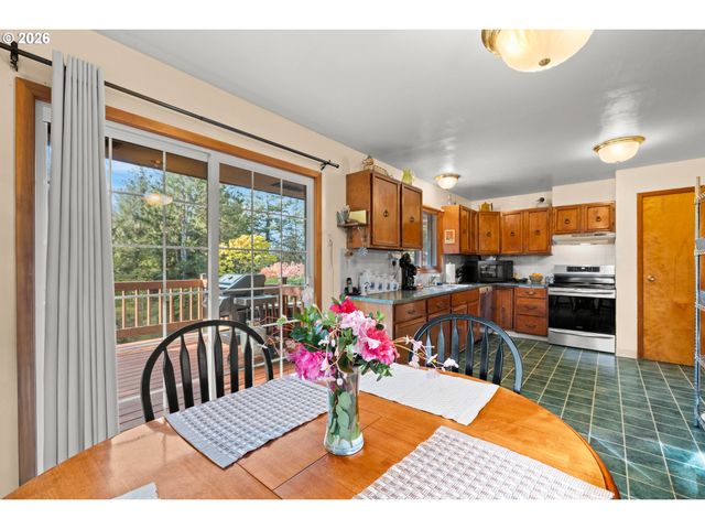 33512 Se HURLBURT Rd, Corbett, OR 97019