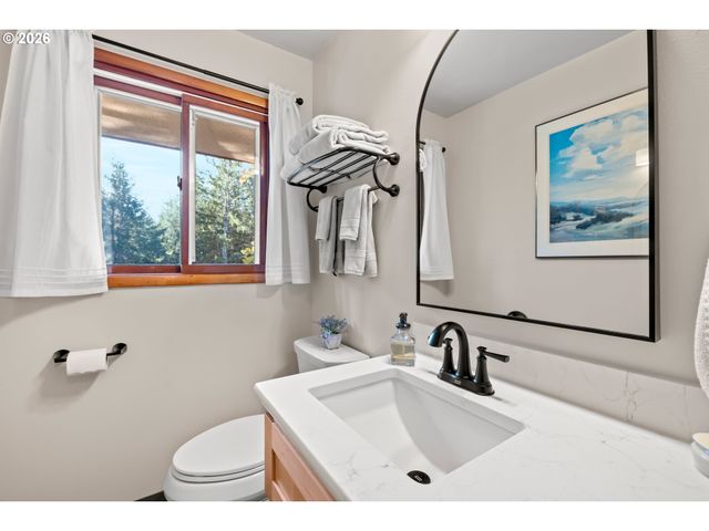 33512 Se HURLBURT Rd, Corbett, OR 97019