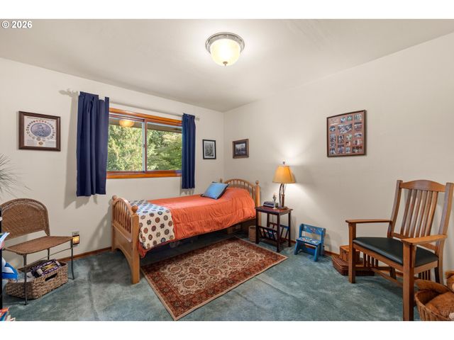 33512 Se HURLBURT Rd, Corbett, OR 97019