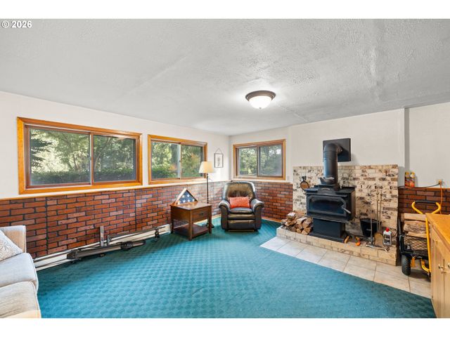 33512 Se HURLBURT Rd, Corbett, OR 97019