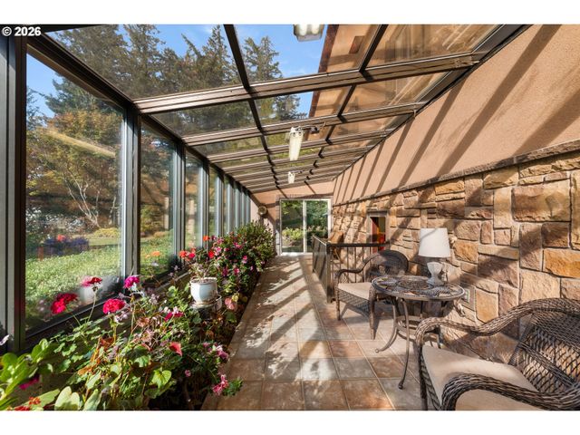 33512 Se HURLBURT Rd, Corbett, OR 97019