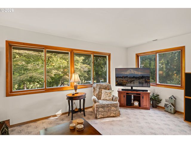 33512 Se HURLBURT Rd, Corbett, OR 97019
