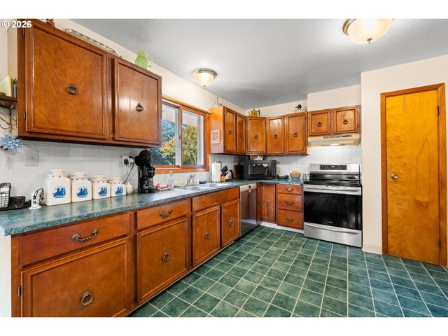 33512 Se HURLBURT Rd, Corbett, OR 97019