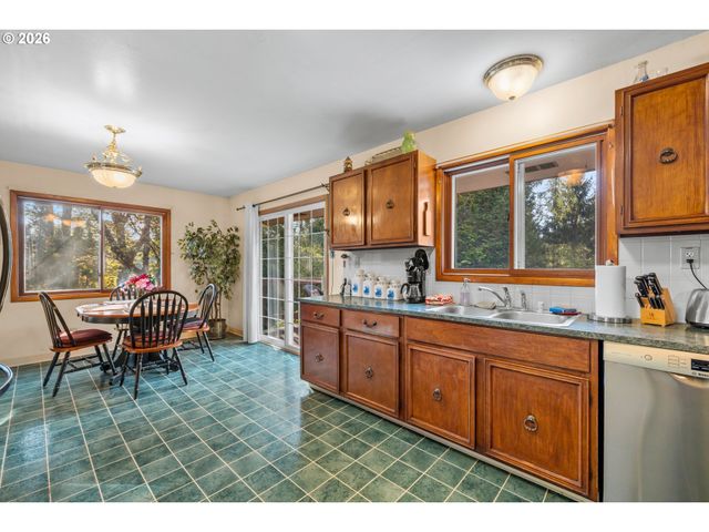 33512 Se HURLBURT Rd, Corbett, OR 97019