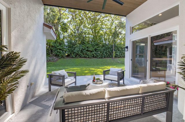 9722 Napoli Woods Lane, Delray Beach, FL 33446