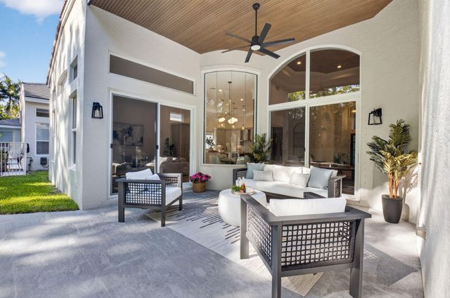 9722 Napoli Woods Lane, Delray Beach, FL 33446