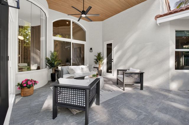 9722 Napoli Woods Lane, Delray Beach, FL 33446