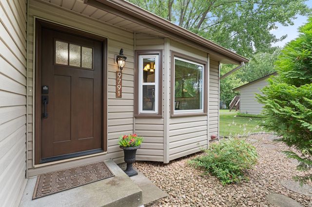 9791 Ives Lane N, Maple Grove, MN 55369