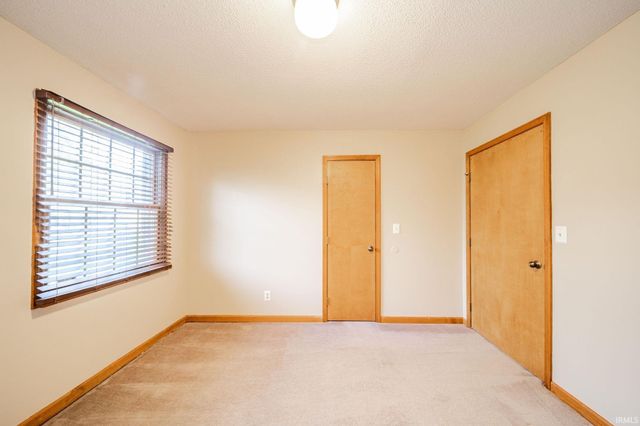 2409 N Moors Road, Muncie, IN 47304