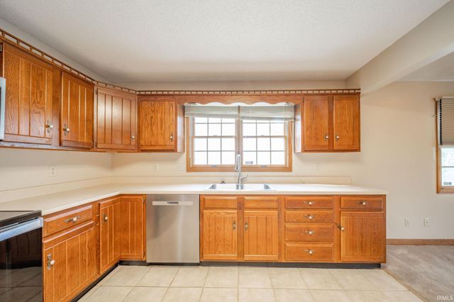 2409 N Moors Road, Muncie, IN 47304