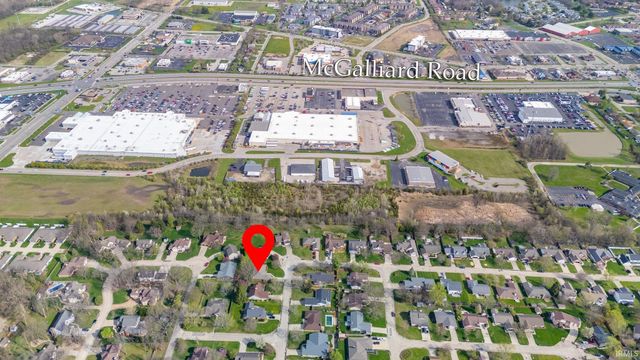 2409 N Moors Road, Muncie, IN 47304