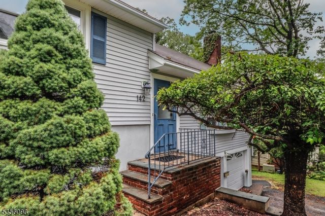 142 Timber Dr, Berkeley Heights Twp., NJ 07922