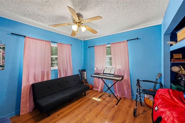 2426 17TH AVENUE N, St Petersburg, FL 33713