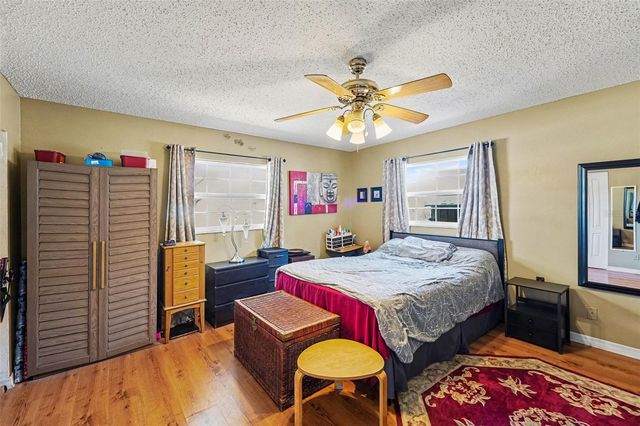 2426 17TH AVENUE N, St Petersburg, FL 33713