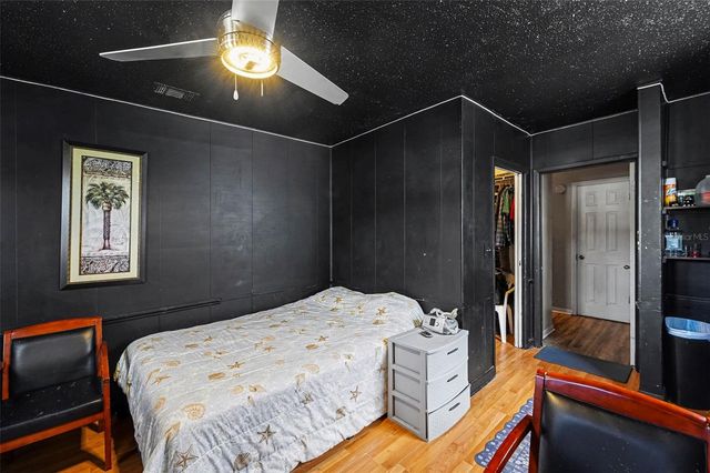 2426 17TH AVENUE N, St Petersburg, FL 33713