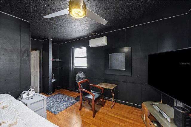 2426 17TH AVENUE N, St Petersburg, FL 33713