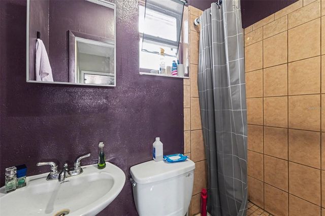 2426 17TH AVENUE N, St Petersburg, FL 33713