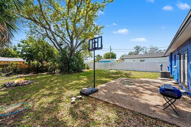 2426 17TH AVENUE N, St Petersburg, FL 33713