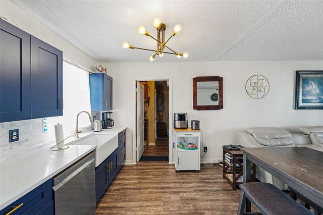 2426 17TH AVENUE N, St Petersburg, FL 33713