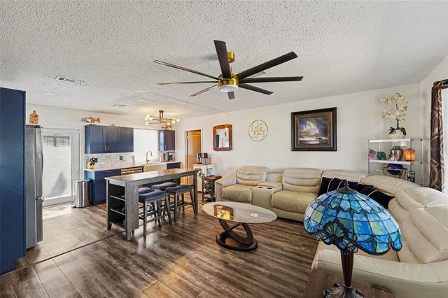 2426 17TH AVENUE N, St Petersburg, FL 33713