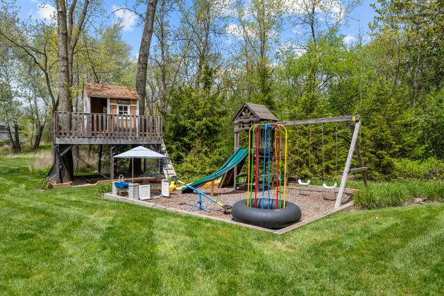 1230 Conway Road, Lake Forest, IL 60045
