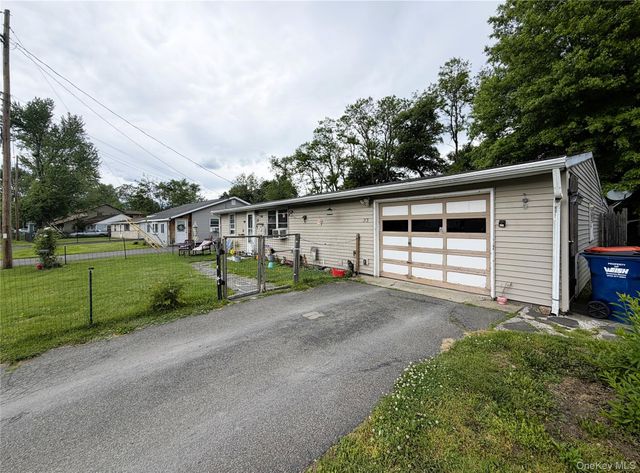 33 Plattekill Drive, Mount Marion, NY 12456