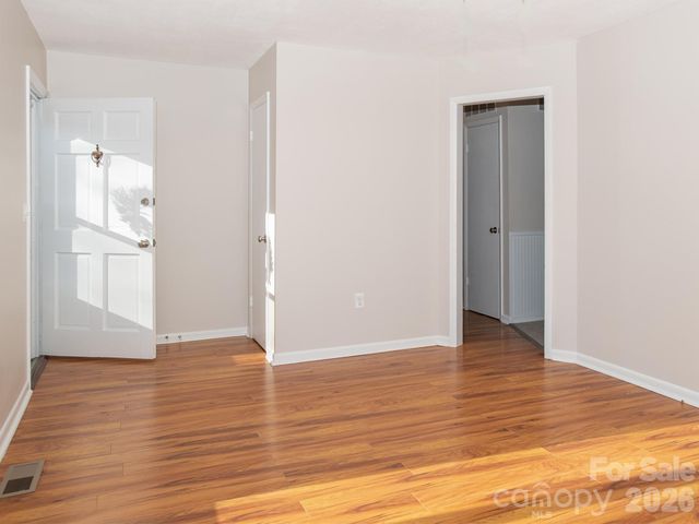 9 Lynwood Circle, Asheville, NC 28806