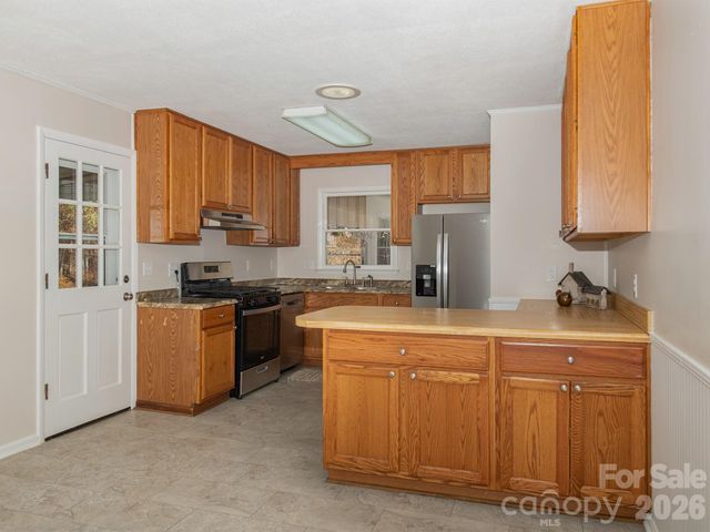 9 Lynwood Circle, Asheville, NC 28806