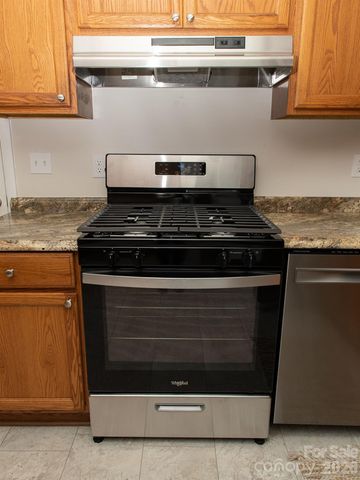 9 Lynwood Circle, Asheville, NC 28806