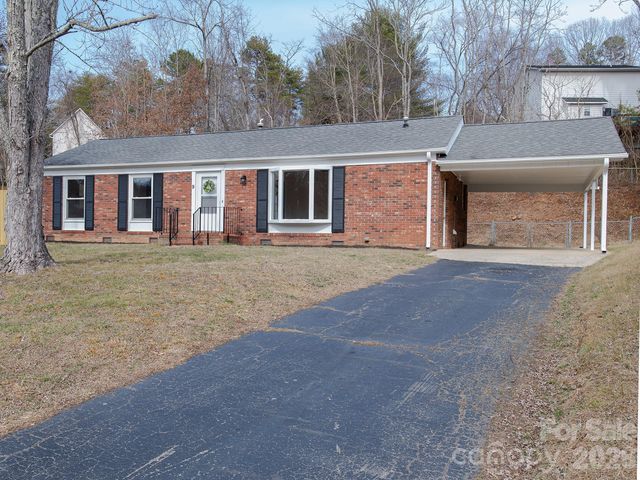 9 Lynwood Circle, Asheville, NC 28806