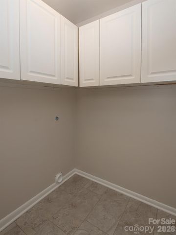 9 Lynwood Circle, Asheville, NC 28806