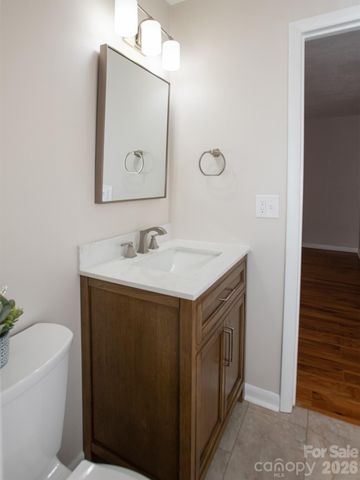 9 Lynwood Circle, Asheville, NC 28806