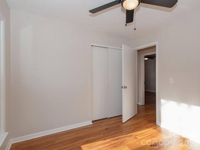 9 Lynwood Circle, Asheville, NC 28806