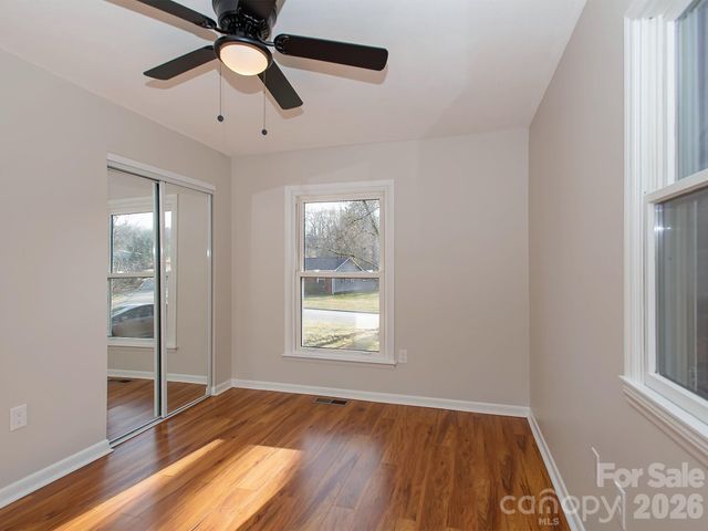 9 Lynwood Circle, Asheville, NC 28806