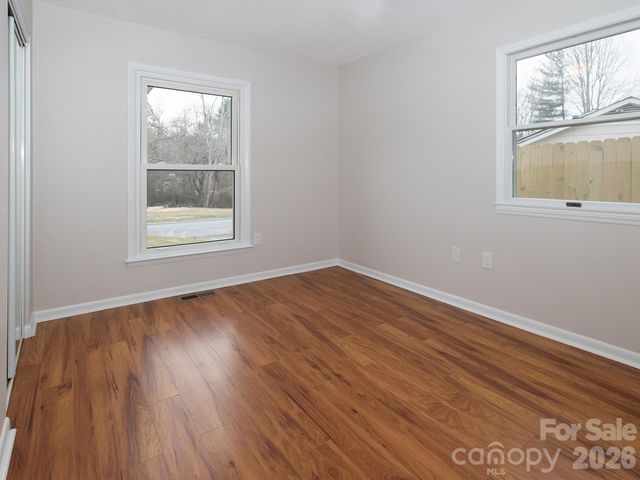 9 Lynwood Circle, Asheville, NC 28806