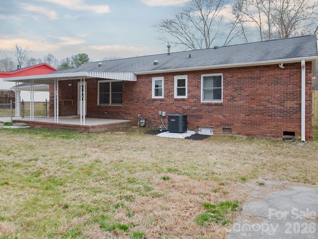 9 Lynwood Circle, Asheville, NC 28806