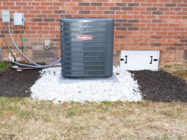 9 Lynwood Circle, Asheville, NC 28806