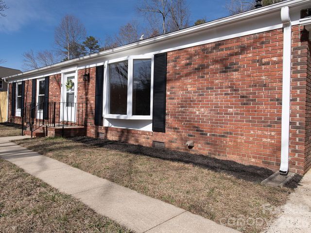 9 Lynwood Circle, Asheville, NC 28806