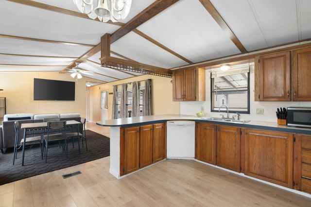 7 Robbins Street, Hinsdale, NH 03451