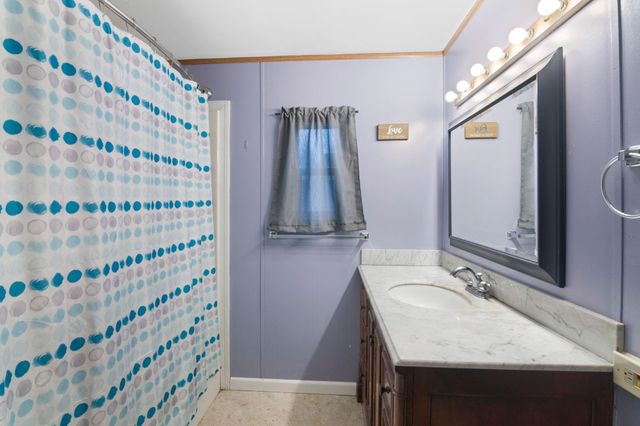 7 Robbins Street, Hinsdale, NH 03451