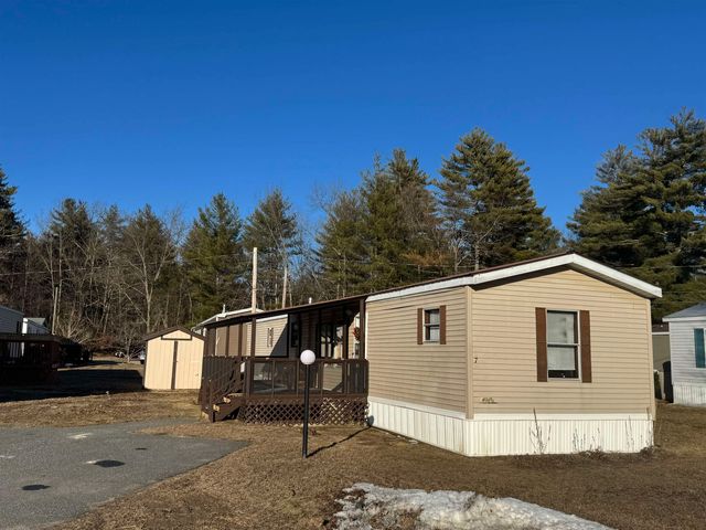 7 Robbins Street, Hinsdale, NH 03451