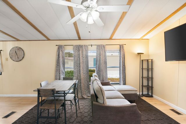 7 Robbins Street, Hinsdale, NH 03451