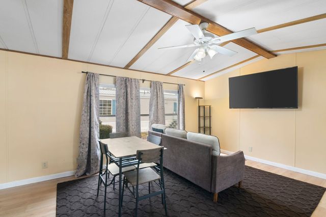 7 Robbins Street, Hinsdale, NH 03451