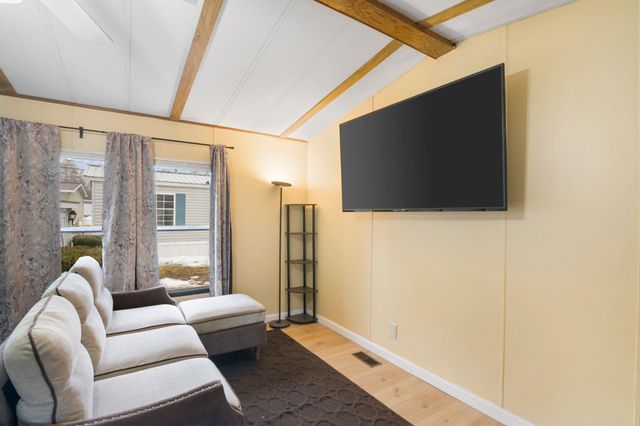 7 Robbins Street, Hinsdale, NH 03451