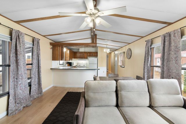 7 Robbins Street, Hinsdale, NH 03451