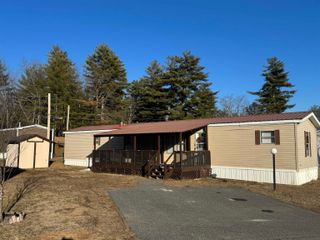 7 Robbins Street, Hinsdale, NH 03451